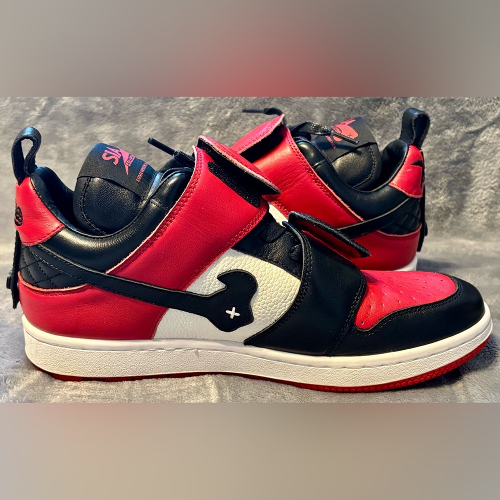 SIA Collective Men’s VULTR SK8 Sneakers - Size 8 - Black - Red - White - Picture 10 of 14